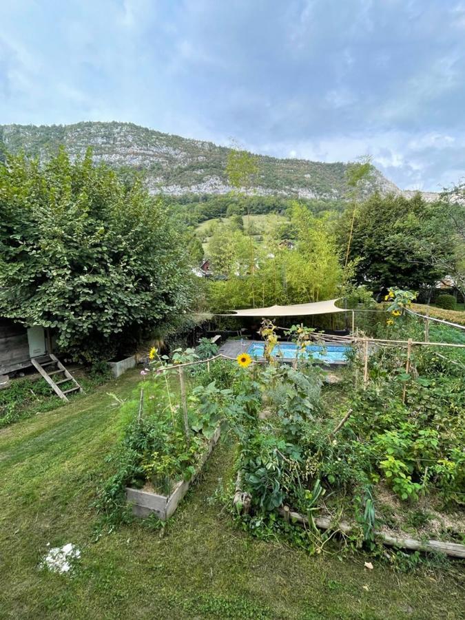 Ferienwohnung Le Refuge De Chaparon Lathuile Exterior foto